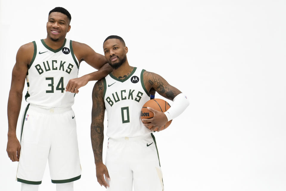 Giannis Antetokounmpo與Damian Lillard。（NBA Photo by Patrick McDermott/Getty Images）