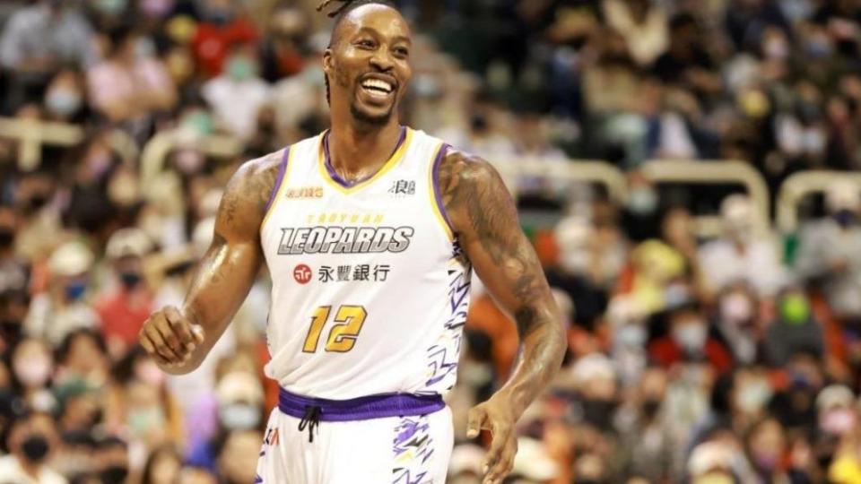 「魔獸」霍華德（Dwight Howard）去年旋風空降台灣職籃T1桃園雲豹。（圖／桃園永豐雲豹籃球隊提供）