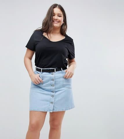 <strong>Sizes</strong>: 12 to 24<br />Get it from <a href="http://us.asos.com/asos-curve/asos-design-curve-denim-button-through-skirt-in-midwash-blue/prd/9459401?clr=blue&amp;SearchQuery=&amp;cid=15177&amp;gridcolumn=3&amp;gridrow=2&amp;gridsize=4&amp;pge=1&amp;pgesize=72&amp;totalstyles=11" target="_blank" rel="noopener noreferrer">ASOS</a>.&nbsp;