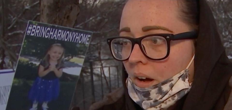 Crystal Sorey, madre de Harmony, habla sobre la situación en una vigilia organizada en honor a su hija (NBC Boston)