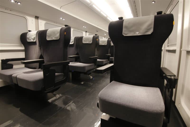EMU3000型列車共有12節車廂538席座位，其中第6節車廂為騰雲座艙（商務車廂）30席座位。（圖／台鐵提供）