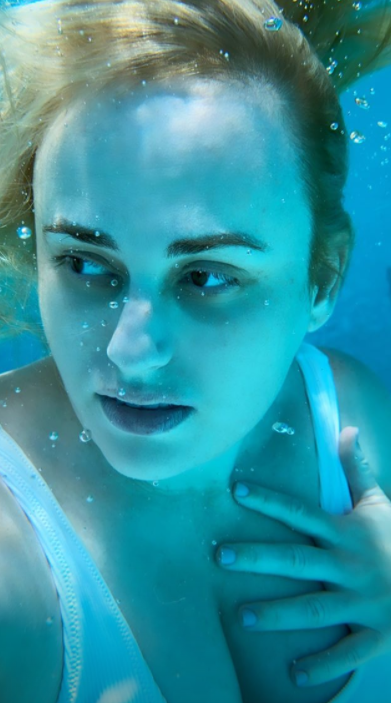 Rebel Wilson has slipped into a swimsuit for an underwater photoshoot. Photo: Instagram/rebelwilson.