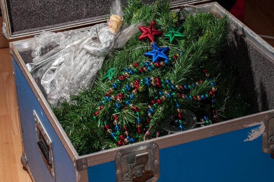 When should I take down my Christmas tree and decorations?