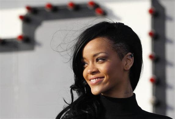 Rihanna and Brooklyn Decker promote “Battleship”