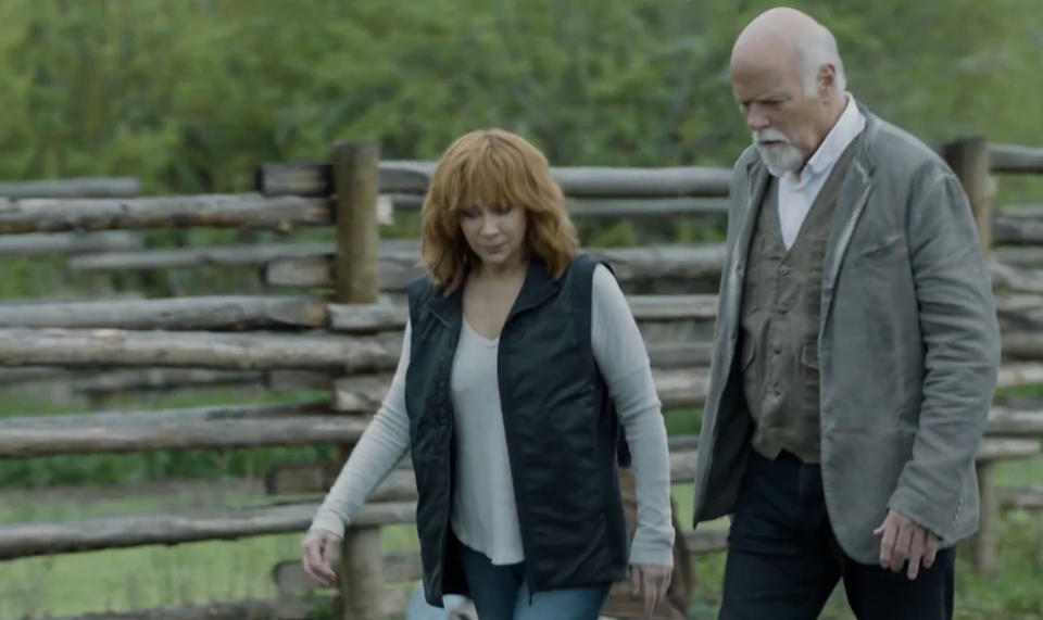 Reba McEntire (left) and Rex Linn (right) in 