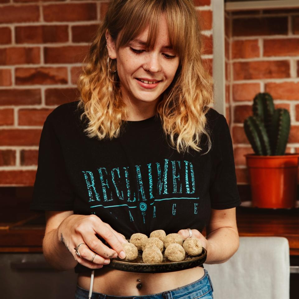 Loretta con otra de sus recetas.