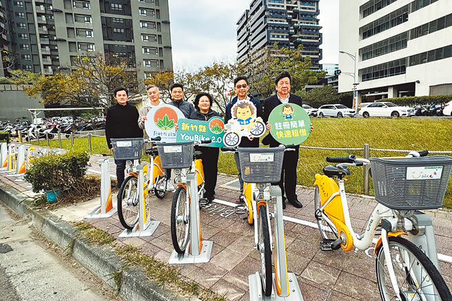 新竹縣政府推民間企業捐贈YouBike方案，文生開發公司率先響應，在台元科技園區捐贈2處站點和40輛車。（羅浚濱攝）