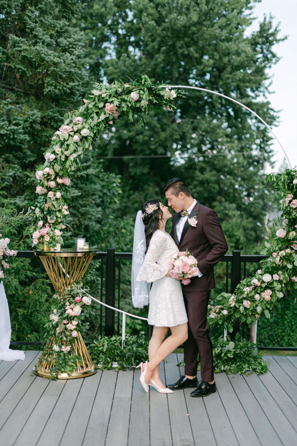 They said their "I do's" at their home in Ottawa, Canada. (Photo: <a href="https://www.laceandluce.com/" target="_blank">Lace and Luce </a>)