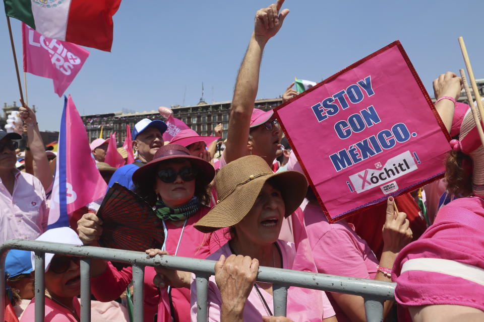 People participate in an opposition rally ahead of the June 2 presidential elections, at the Zocalo, Mexico City's main square, Sunday, May 19, 2024. (AP Photo/Ginnette Riquelme)