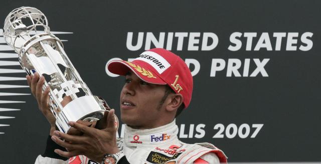 Lewis Hamilton wins record 100th F1 Grand Prix at wet and wild Russia race