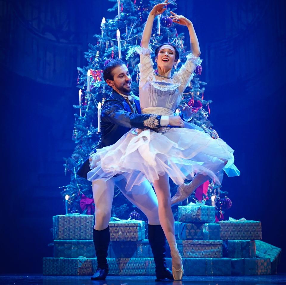 Principal dancers Jessica Fyfe and Bruno Micchiardi on stage during the dress run