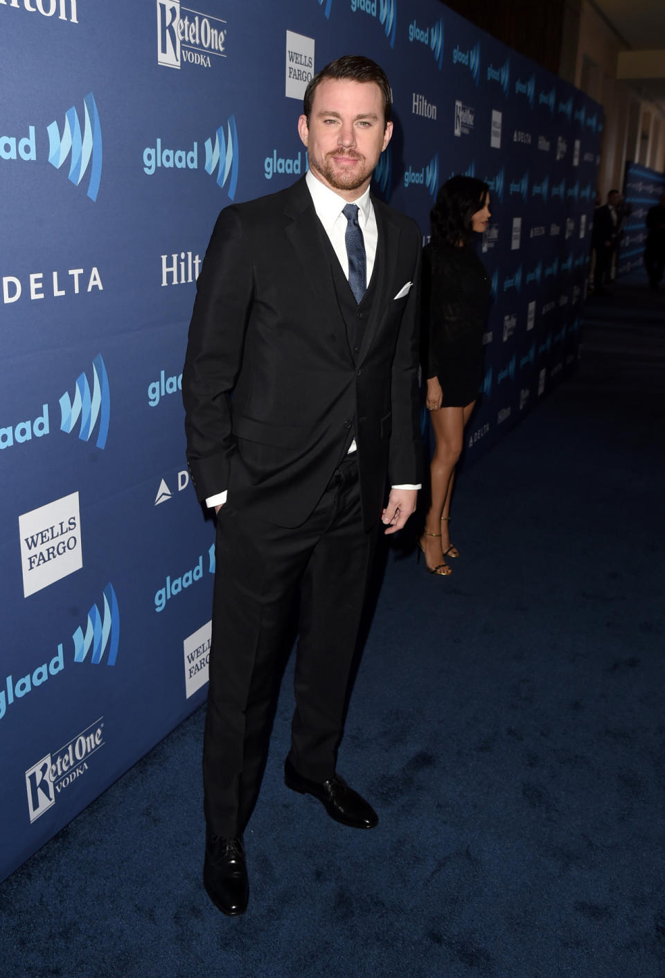 The actor, who presented an award, paired his all black look with a simple blue tie and uncharacteristic facial hair.