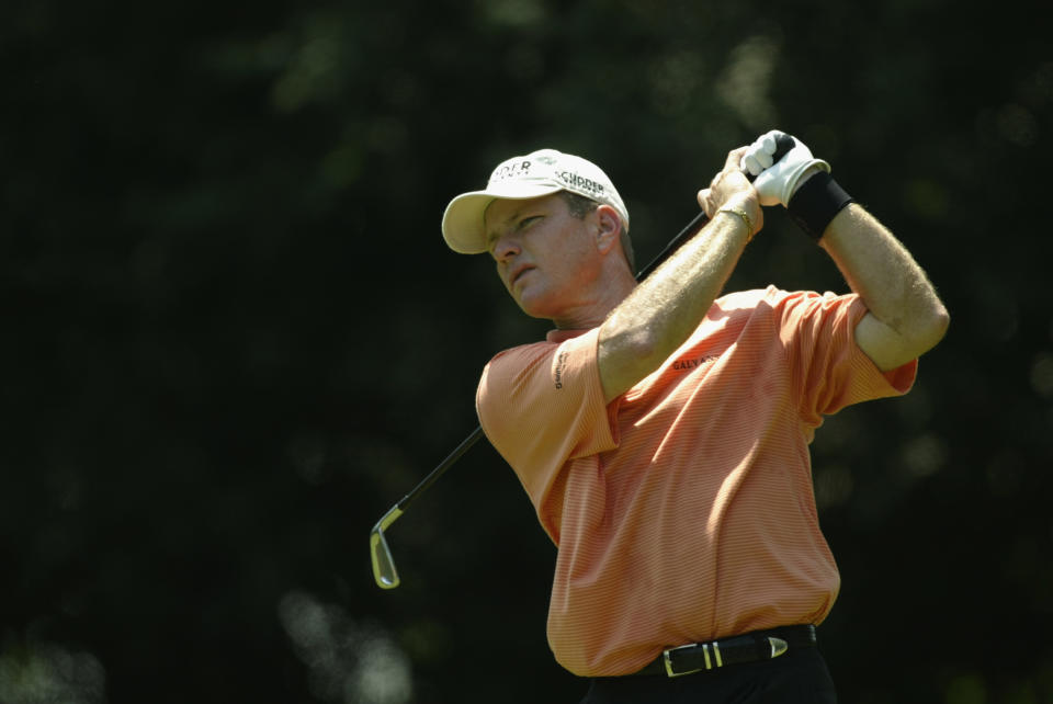 Scott Verplank hits a shot during the second round of the Advil Western Open July 5, 2002 at Cog Hill Golf and Country Club in Lemont, Illinois. (Photo By Andy Lyons/Getty Images)