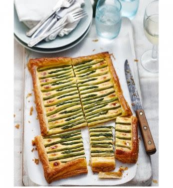 <p>This tart recipe is so easy – just use a jar of hollandaise and ready made puff pastry.</p><p><strong>Recipe: <a href="https://www.goodhousekeeping.com/uk/food/recipes/asparagus-and-hollandaise-tart" rel="nofollow noopener" target="_blank" data-ylk="slk:Asparagus and hollandasie tart;elm:context_link;itc:0;sec:content-canvas" class="link ">Asparagus and hollandasie tart </a></strong> </p>