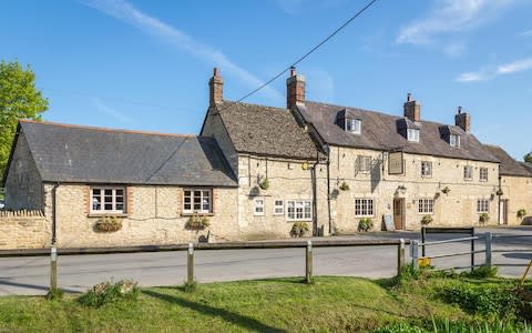 the lion at wendlebury, oxfordshire