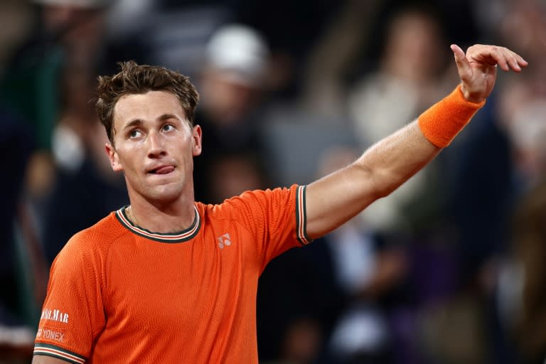 Le Norvégien Casper Ruud, après sa victoire contre le Brésilien Felipe Meligeni, à Roland-Garros, le 28 mai 2024 (Anne-Christine POUJOULAT)