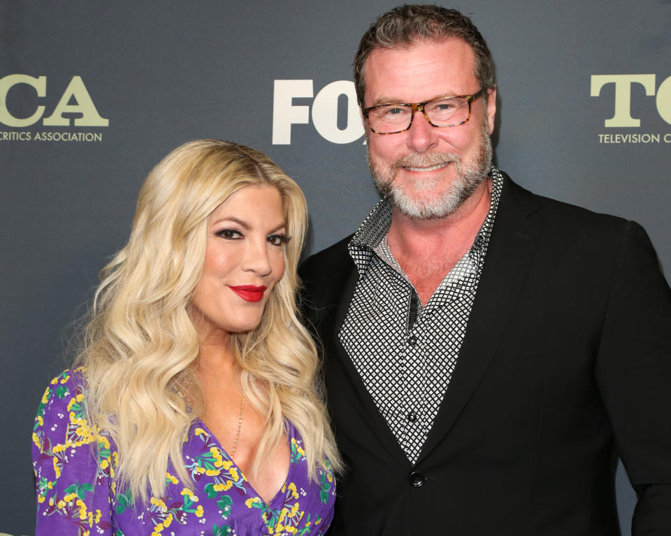 LOS ANGELES, CALIFORNIA - FEBRUARY 06: TV Personalities Tori Spelling (L) and Dean McDermott (R) attend the 2019 FOX Winter TCA Tour at The Fig House on February 06, 2019 in Los Angeles, California. (Photo by Paul Archuleta/FilmMagic)