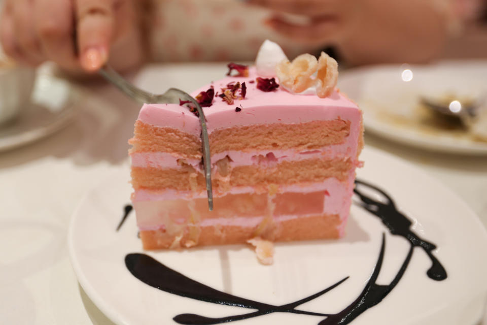 cafe q classified - rose lychee jelly cake