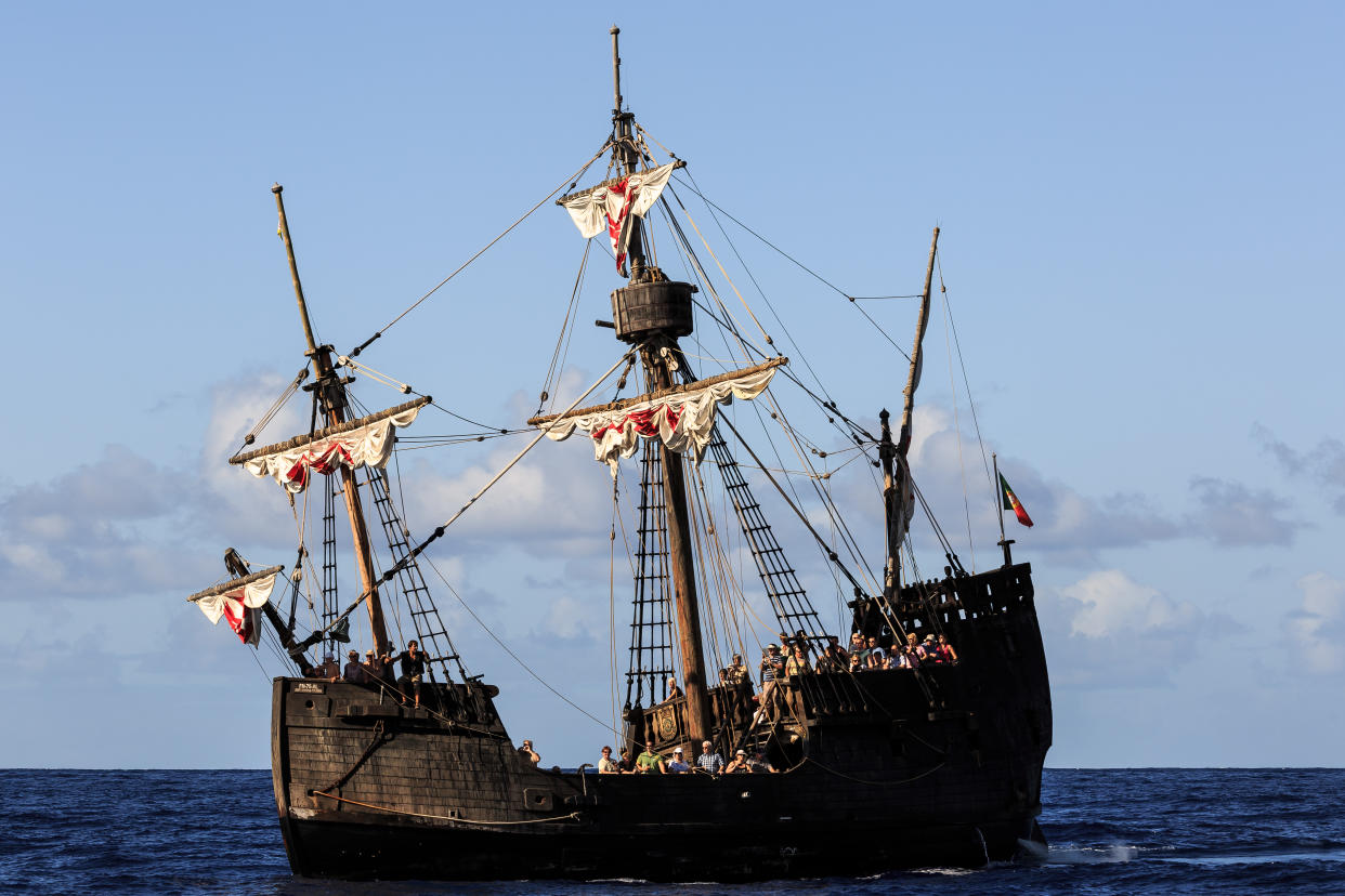 Réplica de Santa María de Colón, navegando alrededor de la isla de Madeira. (Getty Images)