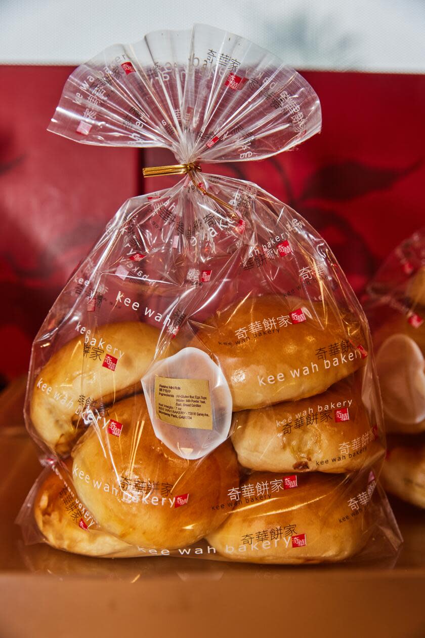 A plastic bag of buns at Kee Wah Bakery.