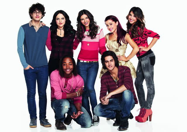 Nickleodeon Production/Schneider'S Bakery/Sony Music/Kobal/Shutterstock Daniella Monet with the cast of 'Victorious'
