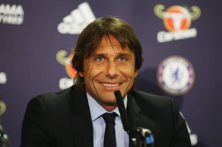 Antonio Conte, a un paso de su primer título en Inglaterra. (Foto: Twitter)