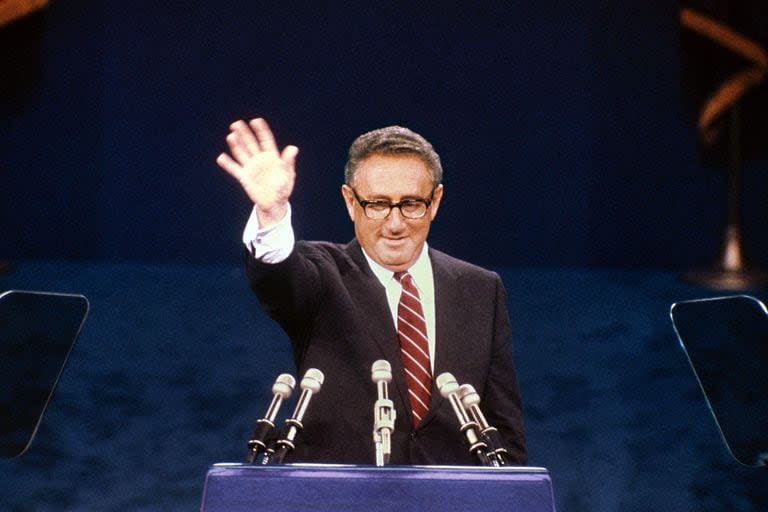 Henry Kissinger durante la convención republicana de 1980