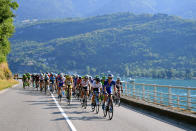 <p>Fahrradfahrerinnen bezwingen den fünften Abschnitt der Tour de France zwischen Annecy bis Le Grand-Bornand. Offiziell ist die Tour ein reines Männer-Event. Weibliche Radsportprofis wollen das ändern. Seit 2014 fahren Frauen auf eigene Faust einen Tag vor den Männern dieselben Etappen. (Bild: Getty Images) </p>