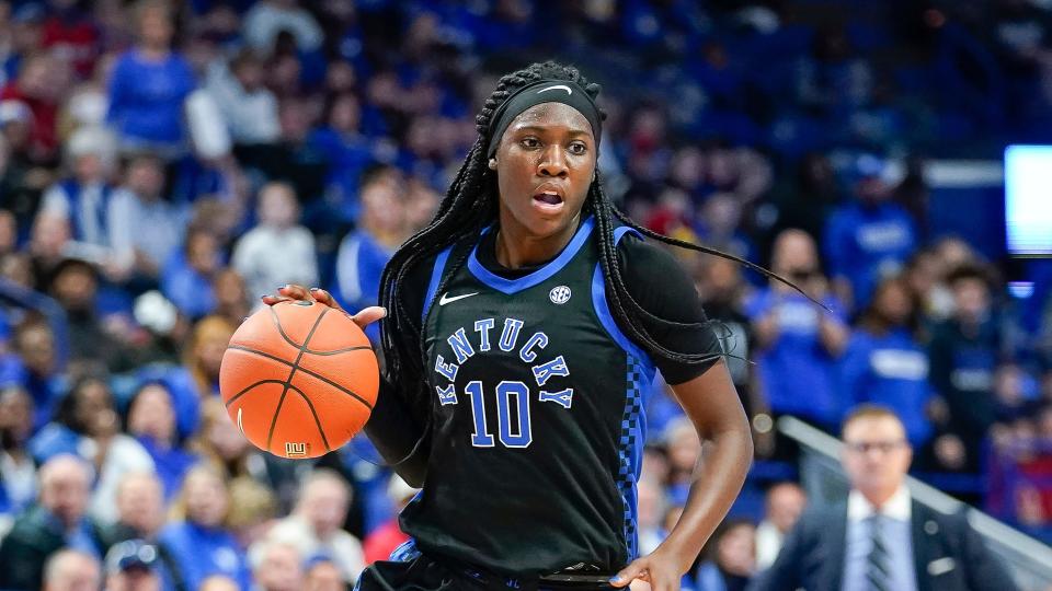 Kentucky guard Rhyne Howard (10) dribbles the ball during the NCAA basketball game, Sunday, Dec. 15, 2019 at Rupp Arena in Lexington, Ky. (AP Photo/Bryan Woolston)