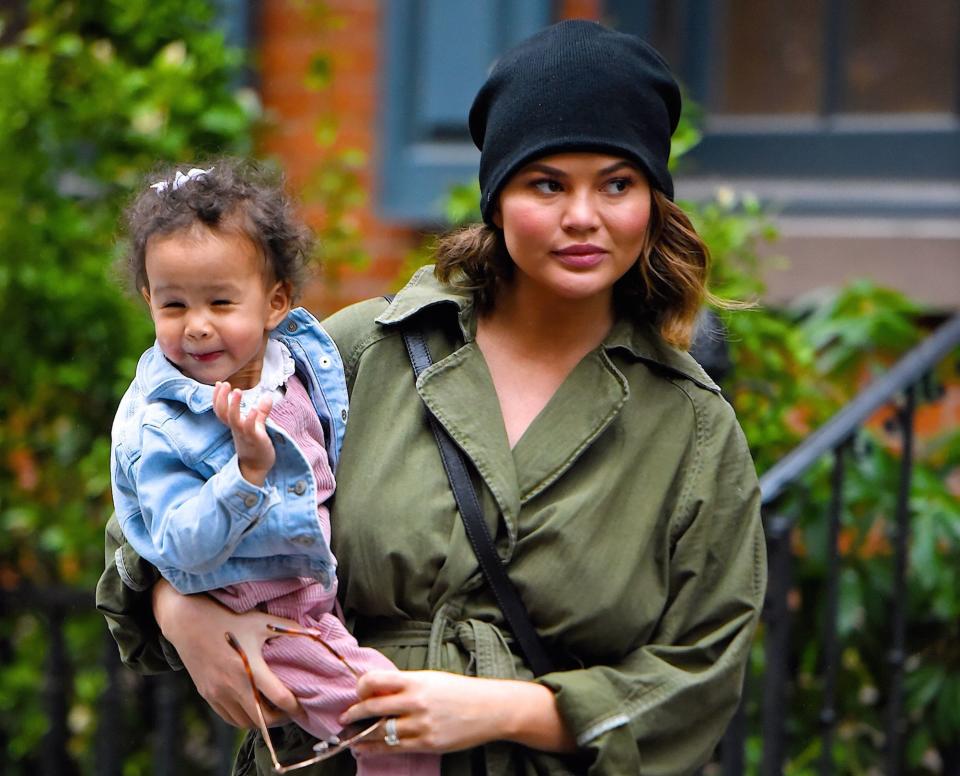 Chrissy Teigen and her daughter Luna Legend seen out shopping in Manhattan in February. (Photo: Robert Kamau via Getty Images)