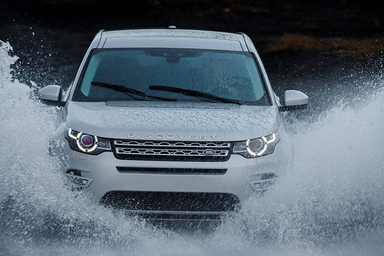 2015_Land_Rover_Discovery_Sport_10