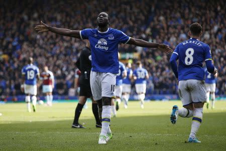 Britain Soccer Football - Everton v Burnley - Premier League - Goodison Park - 15/4/17 Everton's Romelu Lukaku celebrates scoring their third goal with Ross Barkley Reuters / Andrew Yates Livepic