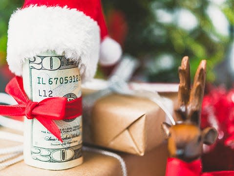 Giving the gift of cash at Christmas