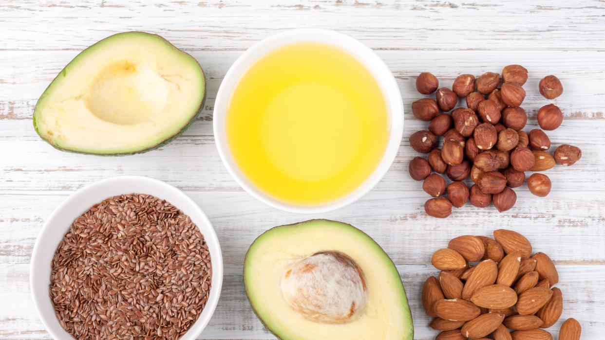 guide-to-omega-3s-omega-6s-healthy-fats-olive-oil-nuts-avocado