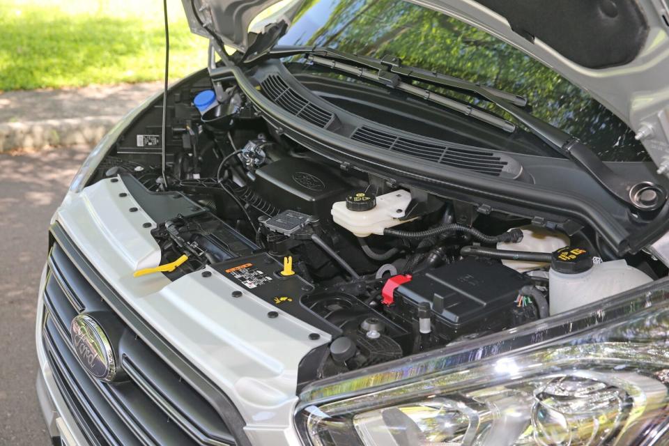 搭載2.0升EcoBlue渦輪增壓柴油引擎，並搭配SelectShift 6速手自排變速箱，擁有130hp、36.7kgm的最大馬力及扭力輸出。