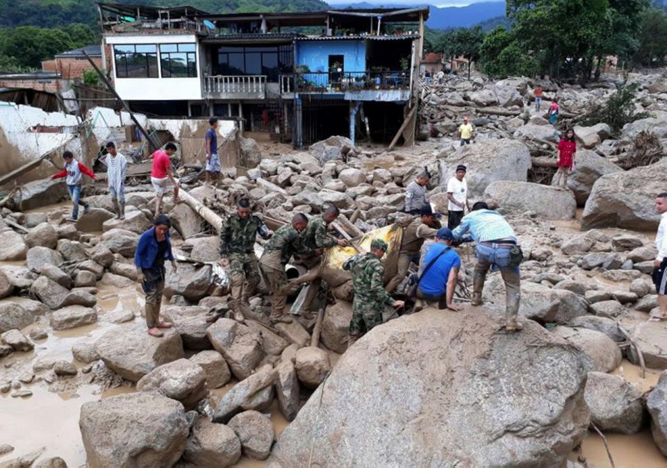 Colombia intensifica la búsqueda de víctimas por una avalancha