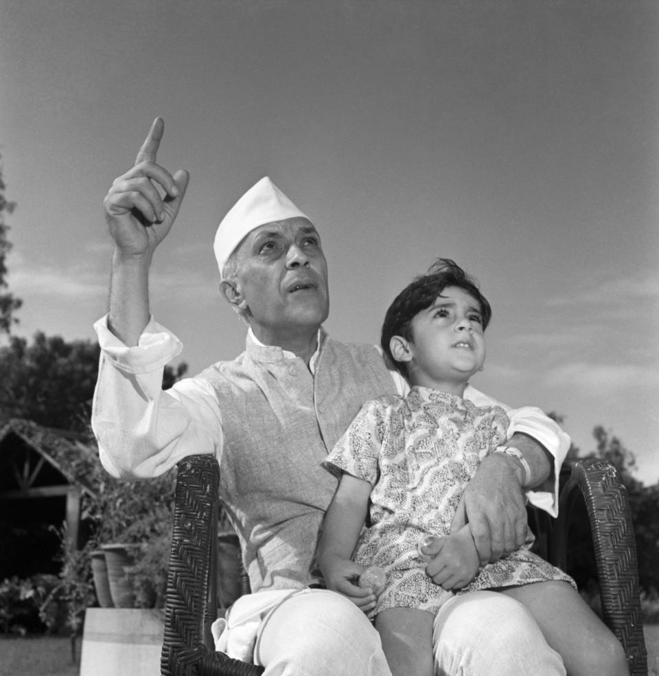 Young Rajiv with grandfather Pandit Nehru