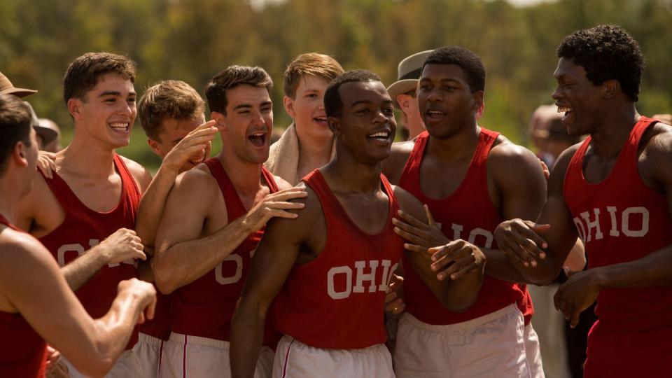 Ein wahrlich legendäres Ereignis: Das Sportdrama "Zeit für Legenden" erzählt die Geschichte des afroamerikanischen Athleten Jesse Owens, der bei den Olympischen Spielen 1936 in Berlin vier Goldmedaillen gewann - und damit Adolf Hitler brüskierte. Ein überfälliges Denkmal für einen Ausnahmesportler und der Beweis, dass Sport sehr wohl politisch ist. (Bild: SquareOne / Universum )