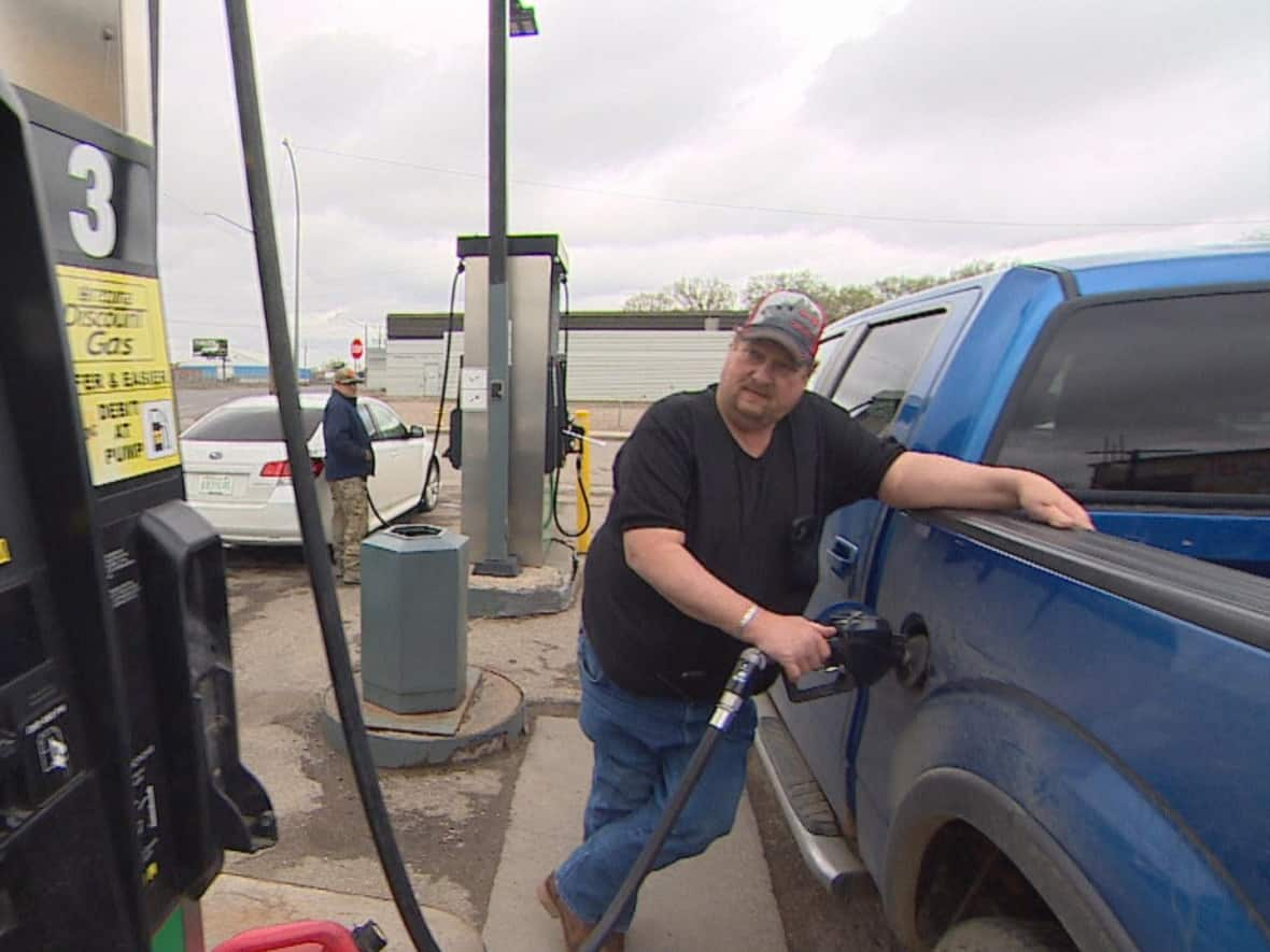 The Parliamentary Budget Officer predicts that Saskatchewan could be among the provinces hardest hit by new fuel regulations, while an economist says the province also stands to benefit from a boost to biofuels. (Don Somers/CBC - image credit)