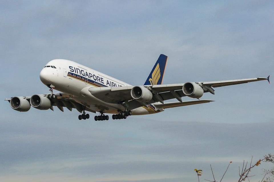 Singapore Airlines landing in NYC