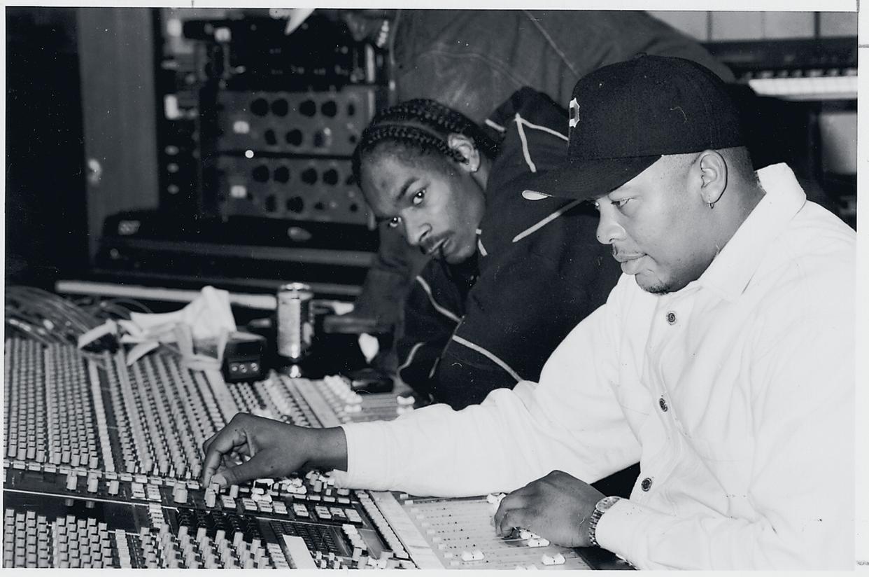 Snoop Dogg and Dr. Dre in 1993.  (Photo: Patrick Downs/Los Angeles Times via Getty Images)