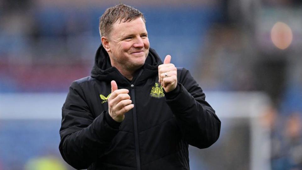 Eddie Howe, Manager of Newcastle United, gives a thumbs up