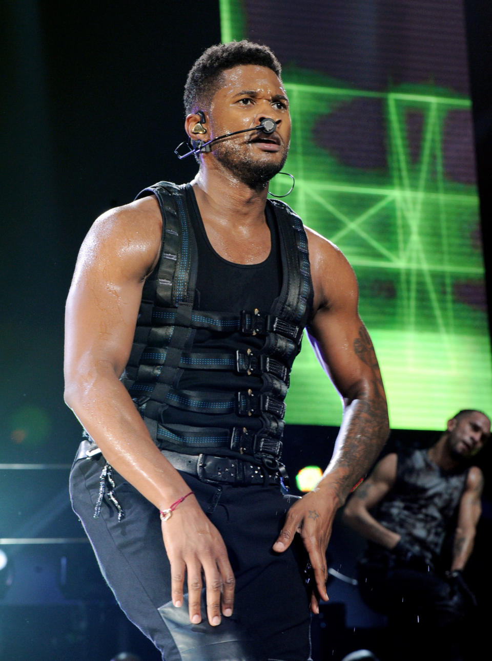 Usher & Akon Perform At The Staples Center