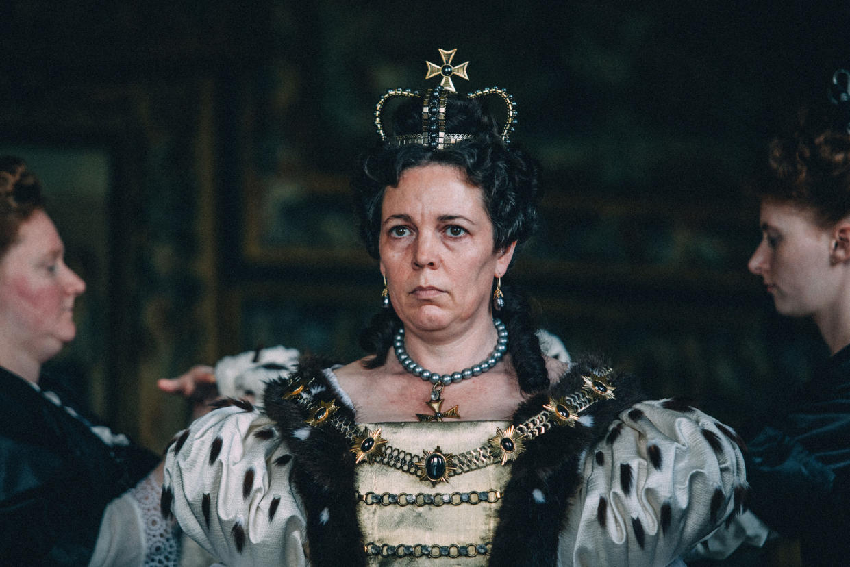 Für ihre Rolle als Queen Anne musste sich Olivia Colman optisch stark verwandeln. (Bild: ddp Images/Capital Pictures)