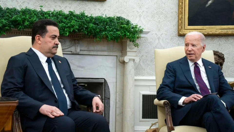 Biden sitting with Iraqi PM