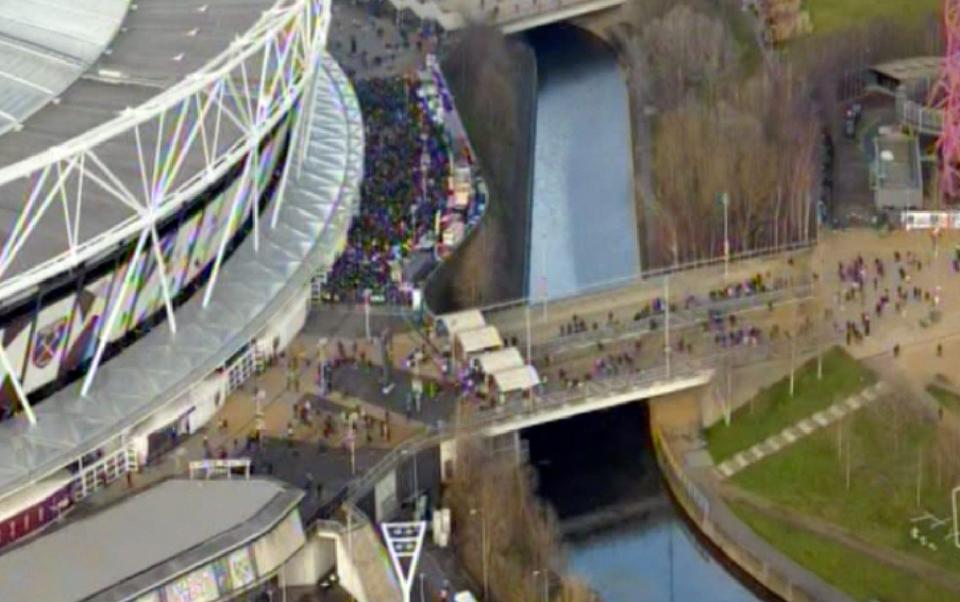 West Ham fans flood out of the London Stadium early