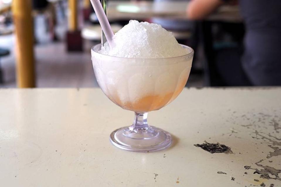 If you prefer a tangy, refreshing taste, go for their honey jelly lime shaved ice.