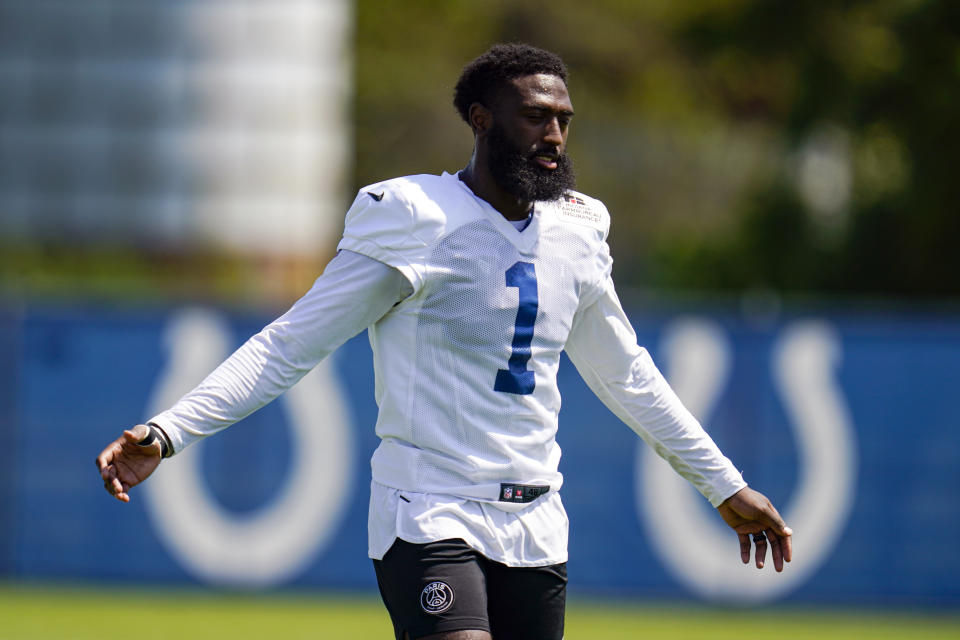 Indianapolis Colts wide receiver Parris Campbell (1) warms up during practice at the NFL team's football training camp in Westfield, Ind., Wednesday, Aug. 3, 2022. (AP Photo/Michael Conroy)