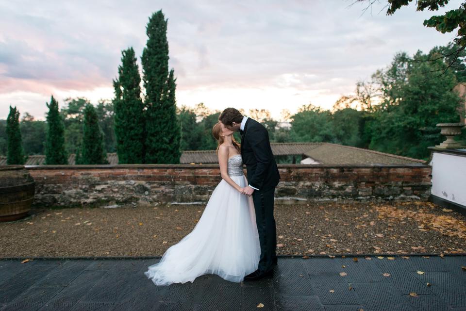 That’s Amore: This Couple Had a Romantic, Rainy Wedding at a Tiny Chapel in Tuscany