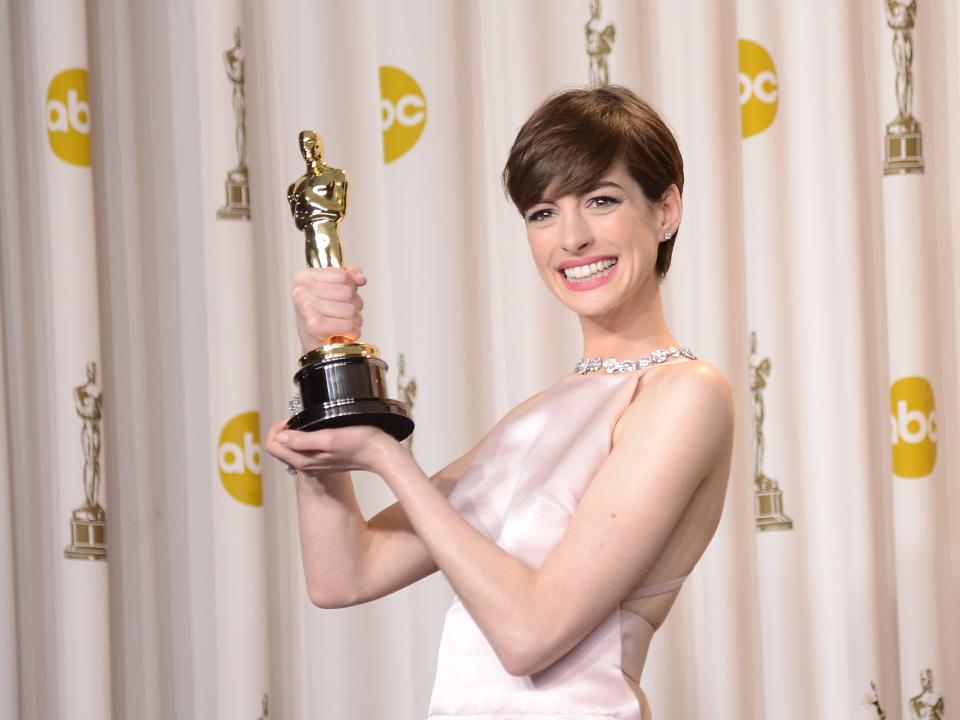 anne hathaway oscars